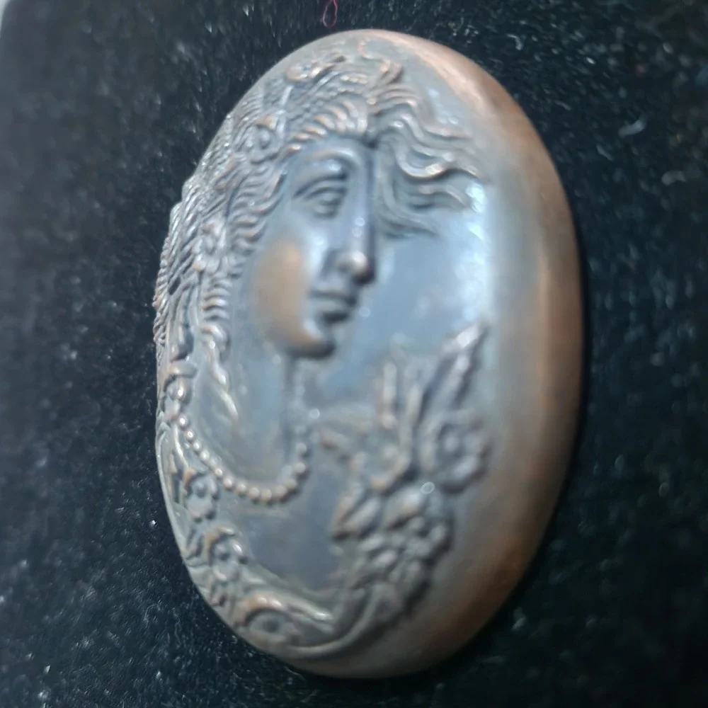Crowning Touch Collection Vintage Art‎ Nouveau Style Woman Profile Wall Plaque